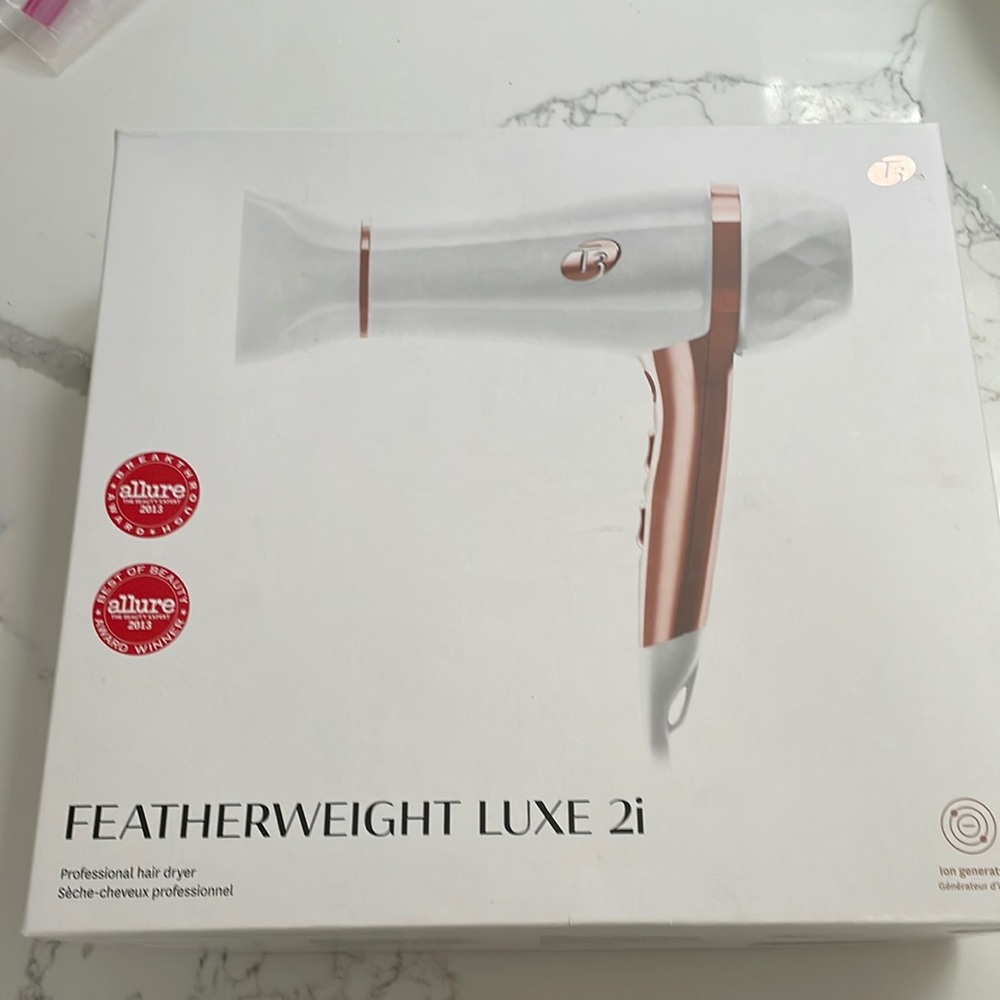 ✨T3 FEATHERWEIGHT LUXE 2i WHITE WITH ROSE GOLD ✨